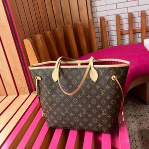 Louis Vuitton Neverfull MM Tote